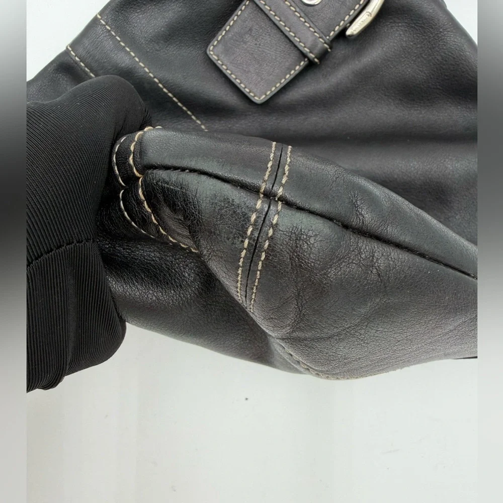 Coach Soho Buckle Flap Hobo Black Leather Y2K Shoulder Bag 1452 Silver Hardware